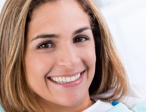 Cosmetic Dentist near noida